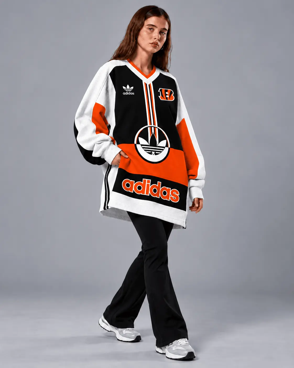 Cincinnati Bengals | Premium NFL Vintage Varsity Oversized V-Neck Sweatshirt TD - Image 2