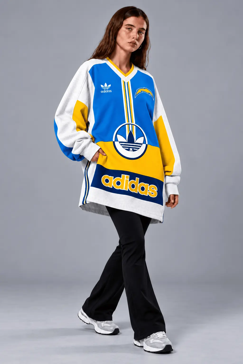 Los Angeles Chargers | Premium NFL Vintage Varsity Oversized V-Neck Sweatshirt TD - Image 2