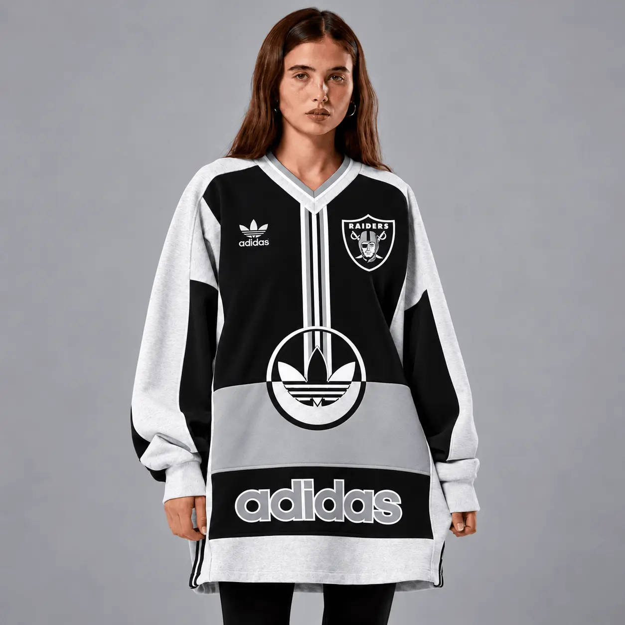 Las Vegas Raiders | Premium NFL Vintage Varsity Oversized V-Neck Sweatshirt TD
