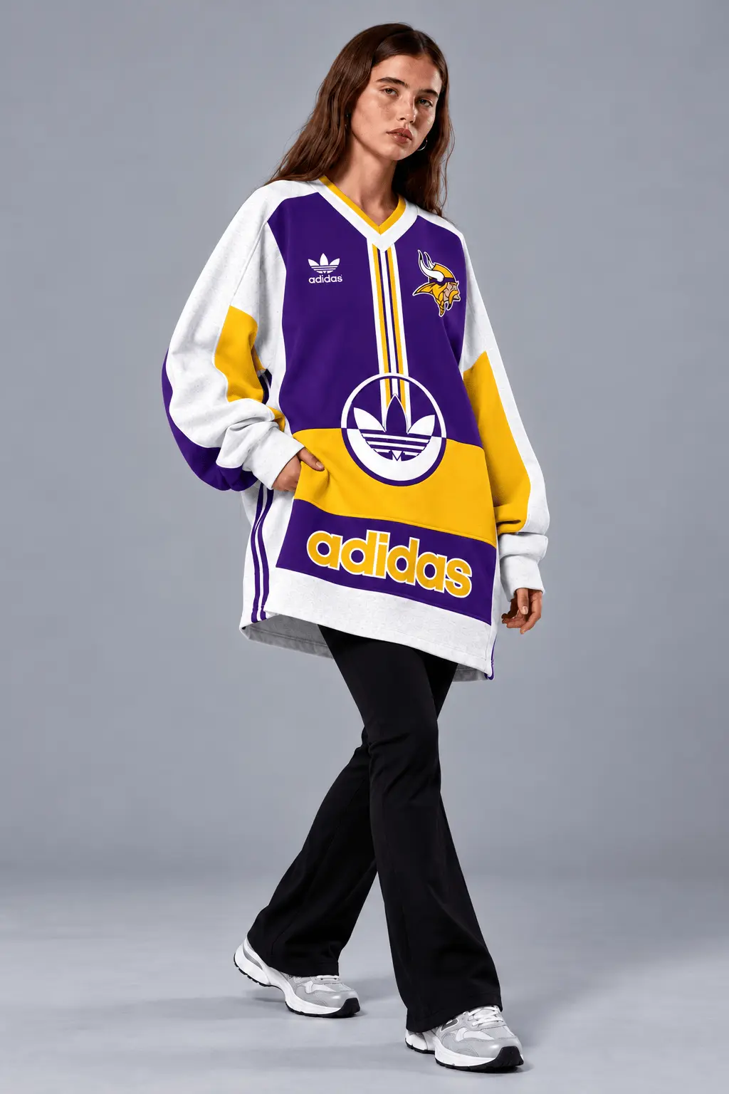 Minnesota Vikings | Premium NFL Vintage Varsity Oversized V-Neck Sweatshirt TD - Image 2