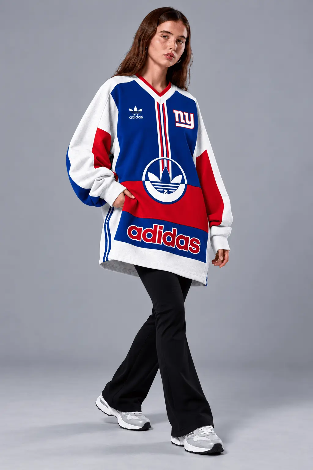 New York Giants | Premium NFL Vintage Varsity Oversized V-Neck Sweatshirt TD - Image 2
