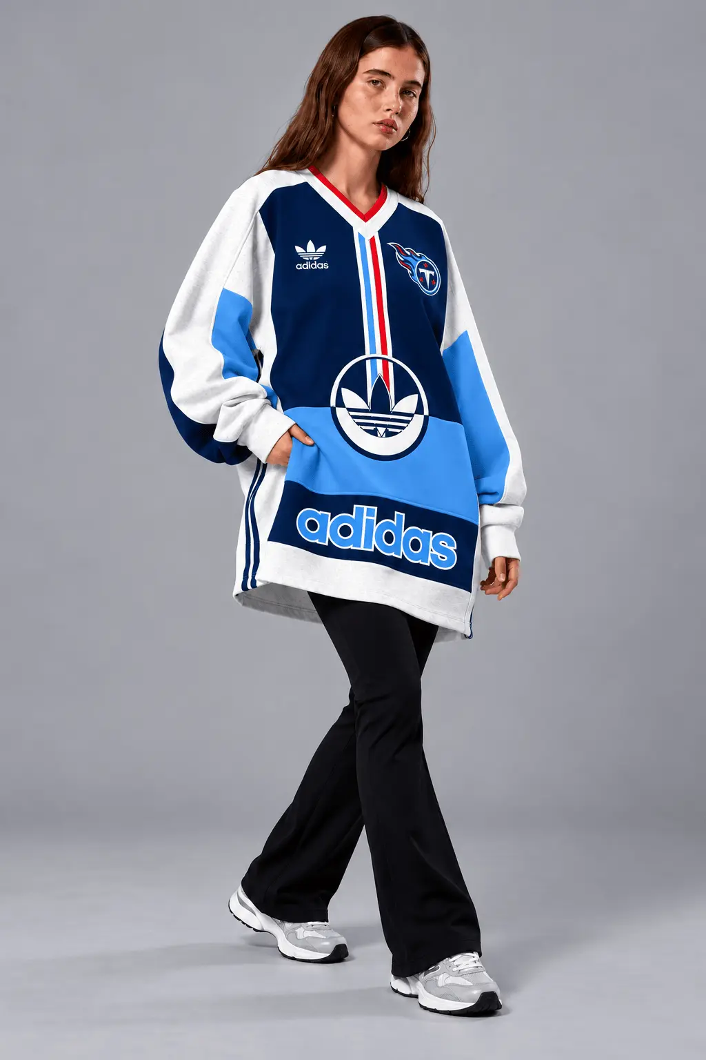 Tennessee Titans | Premium NFL Vintage Varsity Oversized V-Neck Sweatshirt TD - Image 2