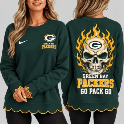 Green Bay Packers | NFL Flaming Skull Scallop Hem Sweatshirt TD
